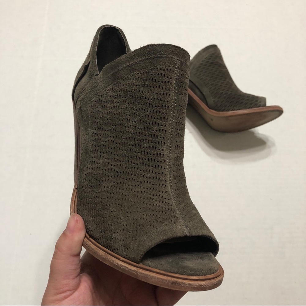 Vince Camuto Tornado 01 Karini Booties - Picture 6 of 13